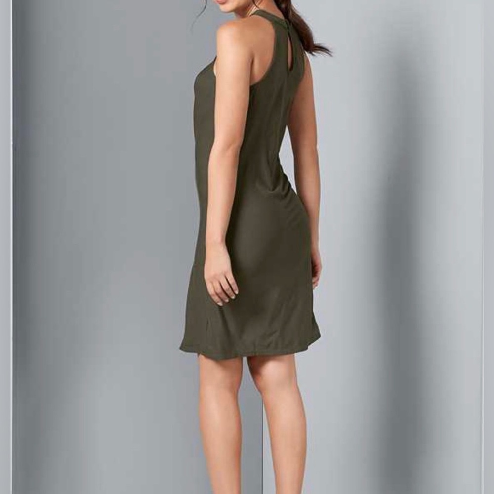 ⭐️NWOT Venus olive mini dress w halter neck 2 back buttons.Sexy light for summer
